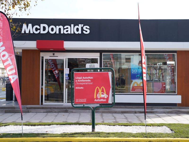 MCDONALDS LOCALES COMERCIALES CADENAS DE FRANQUICIAS GASTRONOMIA RETAIL