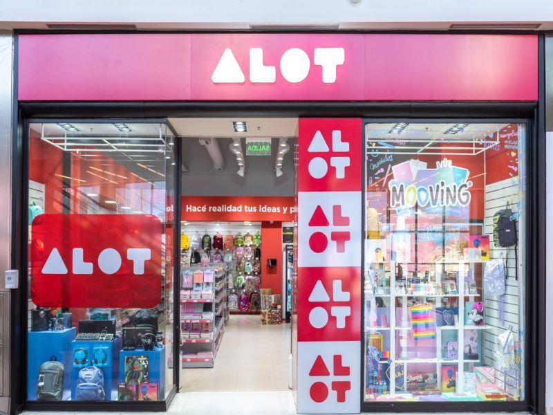 STAPLES ALOT LOCALES COMERCIALES RETAIL