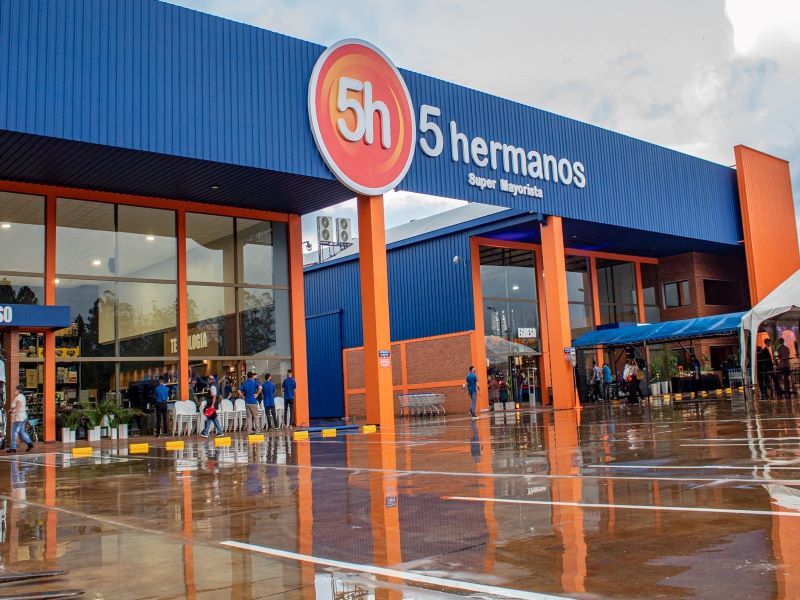 5 HERMANOS RETAIL SUPERMERCADOS MAYORISTAS LOCALES COMERCIALES ARNEG ARGENTINA GRUPO ARNEG