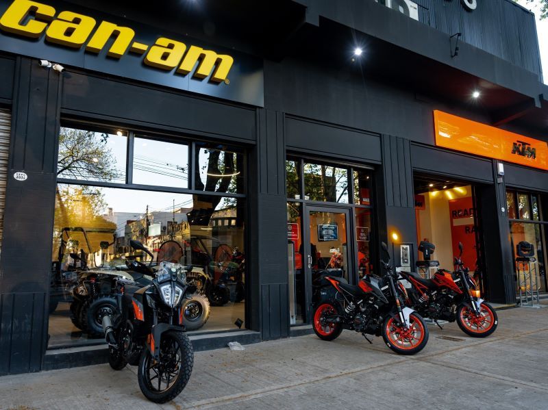 KTM, CAN-AM, RETAIL, MOTOS, GRUPO SIMPA, LOCALES COMERCIALES