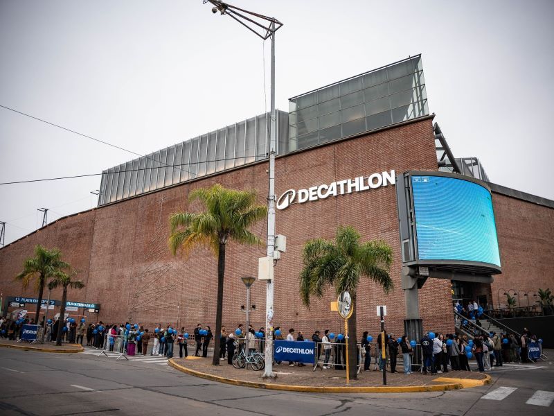 DECATHLON, RETAIL, LOCALES COMERCIALES, GRUPO ONE, INDUMENTARIA DEPORTIVA