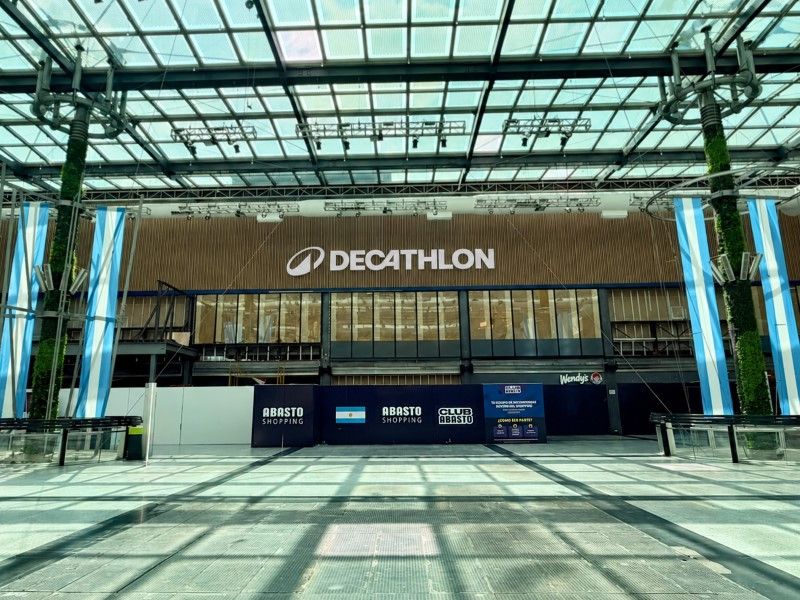 DECATHLON, GRUPO ONE, LOCALES COMERCIALES, ABASTO SHOPPING, INDUMENTARIA, DEPORTES