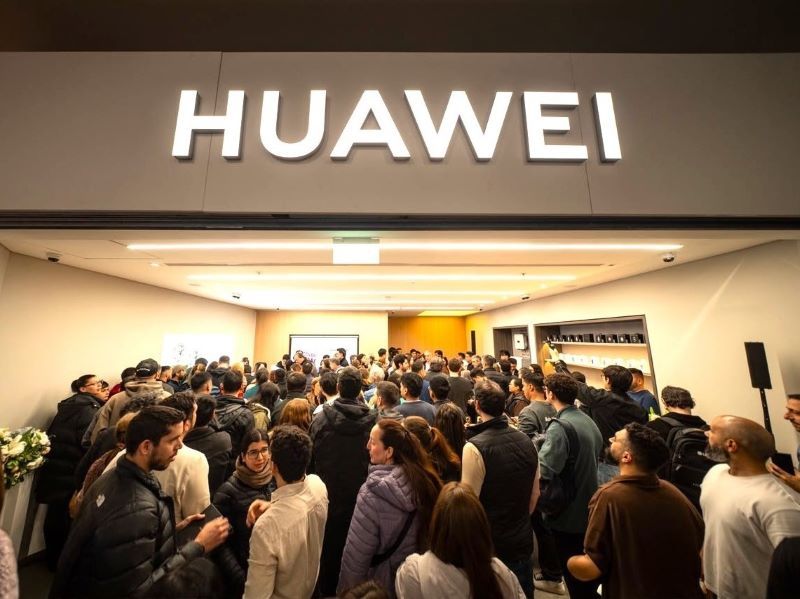 HUAWEI, RETAIL, LOCALES COMERCIALES, UNICENTER SHOPPING, SOLNIK